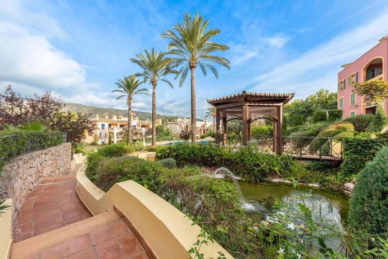 Foto 571ec935-b2c3-4517-8516-2ea29542da4b. Apartamento maravillosa planta baja reformada con amplia terraza y jardines privado, en exclusivo complejo de bendinat. piscinas y extensos ja en Calvià
