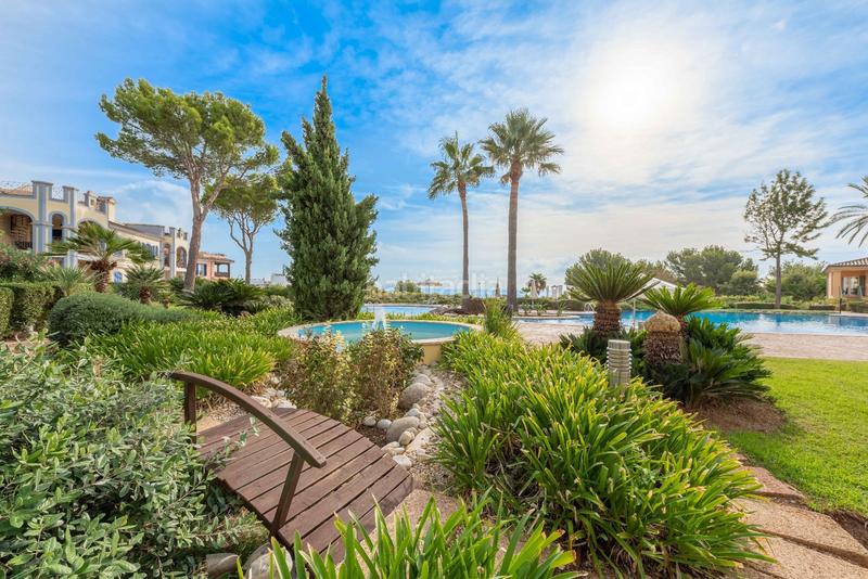 Foto c3fe8a1d-65d4-4f8d-82c2-bc49d7b5d313. Apartamento maravillosa planta baja reformada con amplia terraza y jardines privado, en exclusivo complejo de bendinat. piscinas y extensos ja en Calvià
