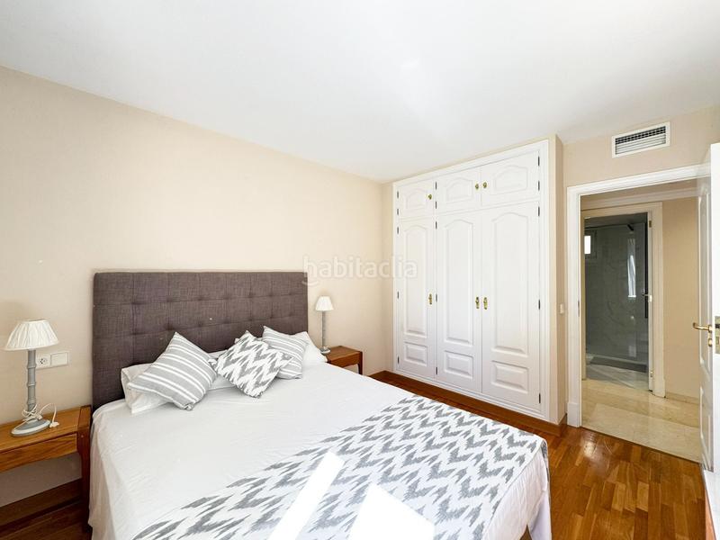 Foto 44cf7eab-b9ff-46b5-a873-b3cd8f2a43b3. Alquiler apartamento luminoso y espacioso piso con terraza en complejo de cas catalá. piscina comunitaia. a pocos minutos a pie de la playa y del puert en Calvià