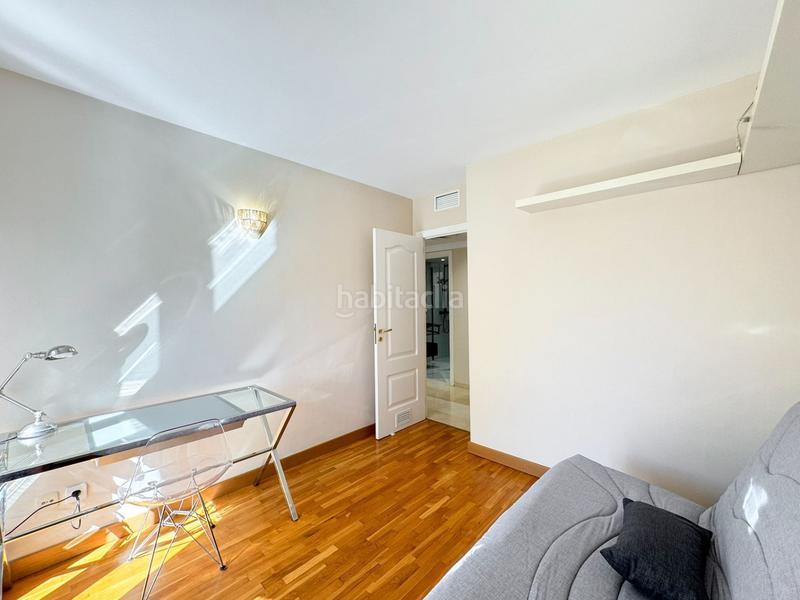 Foto 82005a19-4e64-403e-8bab-ef16470e93c2. Alquiler apartamento luminoso y espacioso piso con terraza en complejo de cas catalá. piscina comunitaia. a pocos minutos a pie de la playa y del puert en Calvià