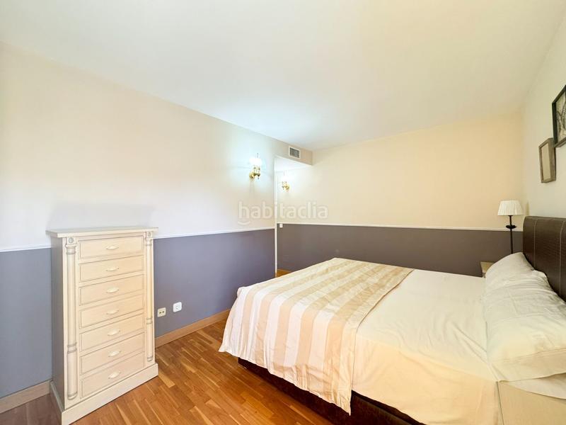 Foto a5bb01ca-99ea-458d-aaa6-4ace06411412. Alquiler apartamento luminoso y espacioso piso con terraza en complejo de cas catalá. piscina comunitaia. a pocos minutos a pie de la playa y del puert en Calvià