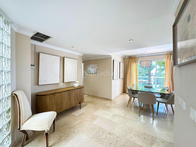 Foto b39b3c40-7368-43df-9c75-f0c731ed26d0. Alquiler apartamento luminoso y espacioso piso con terraza en complejo de cas catalá. piscina comunitaia. a pocos minutos a pie de la playa y del puert en Calvià