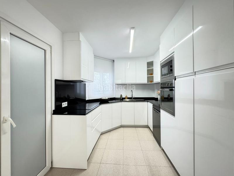 Foto b9a8b224-0e0c-4914-a808-f7772ed7f7db. Alquiler apartamento luminoso y espacioso piso con terraza en complejo de cas catalá. piscina comunitaia. a pocos minutos a pie de la playa y del puert en Calvià