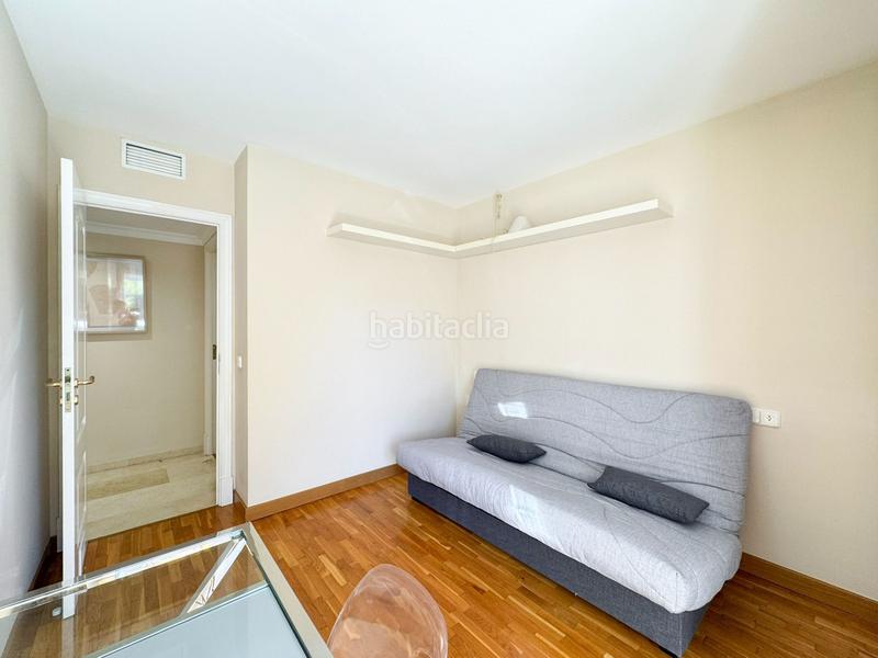 Foto fe7c9dc6-4581-4553-961a-b8ab4c8ceb44. Alquiler apartamento luminoso y espacioso piso con terraza en complejo de cas catalá. piscina comunitaia. a pocos minutos a pie de la playa y del puert en Calvià