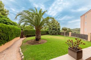 Apartament a Cas Català-Illetes. Preciosa planta baja de lujo con jardín privado en exclusivo com