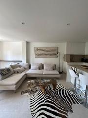 Location Appartement à El Terreno. Luminosa y espaciosa planta baja, totalmente reformada, con terr