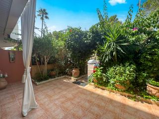 Piccolo appartamento in Cas Català-Illetes. Maravillosa planta baja con gran terraza privada, en exclusivo c