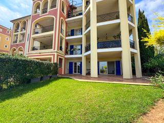 Apartament a Cas Català-Illetes. Magnífica planta baja con gran terraza con vistas parciales al m