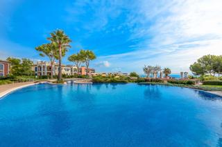 Lloguer Apartament a Cas Català-Illetes. Magnífica planta baja con gran terraza con vistas parciales al m