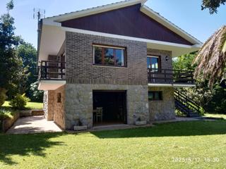 Chalet à Arnuero. Chalet independiente en el barrio los mártires, 15