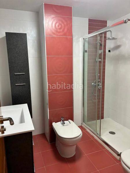 Foto c3b3ffcf-270c-4a80-8b10-31e1072c4345. Alquiler piso  de lujo exclusivo para chicas estudiantes en Granada