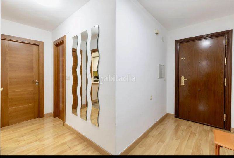 Foto e2718ccb-9303-4159-a9d6-a75e6d54cee3. Alquiler piso  de lujo exclusivo para chicas estudiantes en Granada