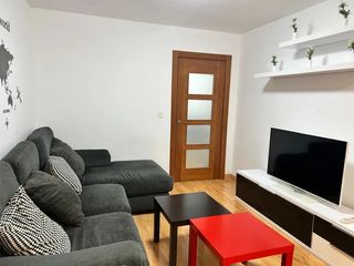 Rent Flat  Calle verdiales. Piso de lujo exclusivo para chicas estudiantes