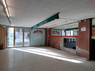 Lloguer Local Comercial a Amara. Se alquila local diafano