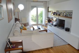 Duplex in Aiete. Dúplex reformado en aietemiramon. 4 dorm., 2 baños, jardín priva