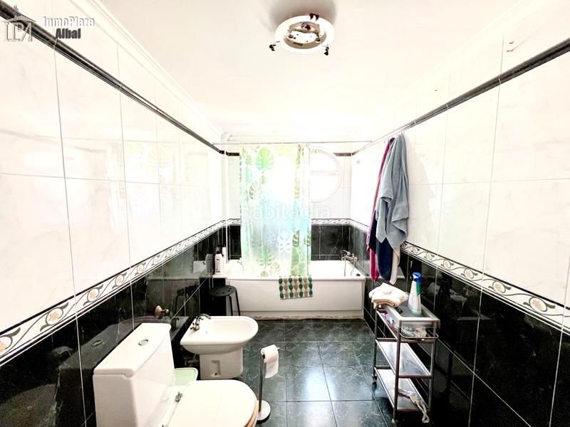 Foto b6f151c9-7e7e-48dd-a3e9-95468f281558. Casa a schiera con parcheggio in Alcácer