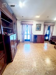 Semi detached house  Carrer nou