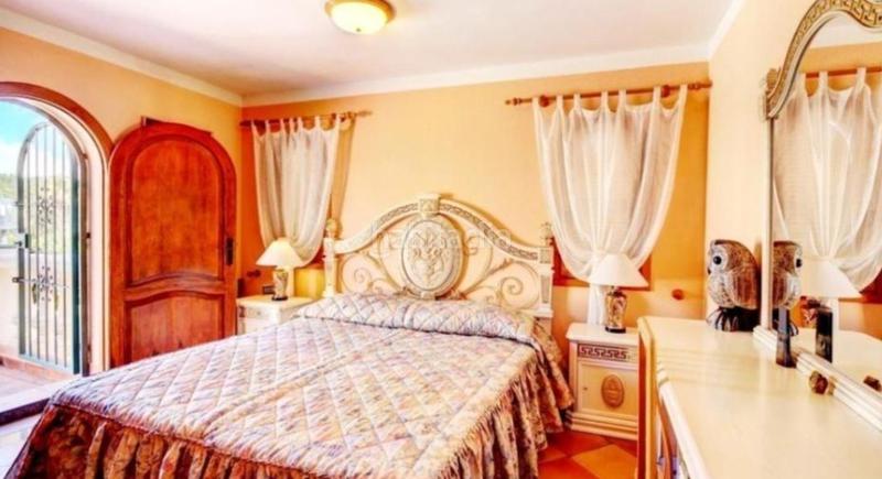 Foto 1d46d860-c26a-4e48-9068-3f42f794d947. Casa con riscaldamento piscina in Cala Advocat-Baladrar Benissa