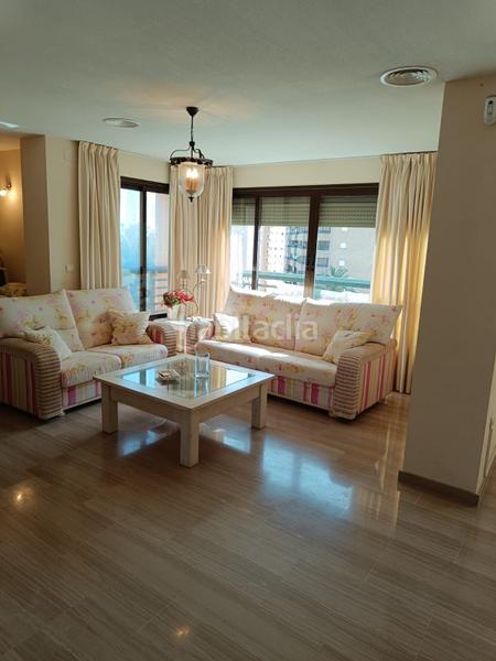 Foto 4d16cf13-d38e-43bd-93d0-e0f058f9457d. Penthouse with pool in Playa Poniente Benidorm