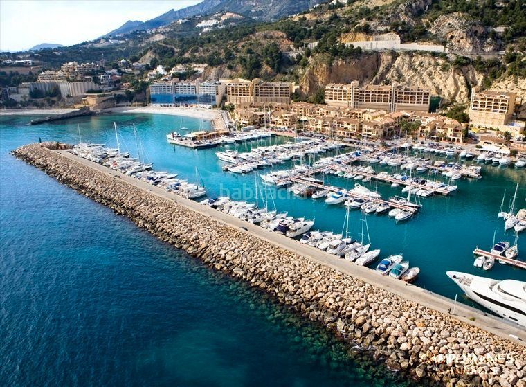 Foto dec0be33-17b2-49d9-9384-3cc6c2b205ea. Aparcament cotxe a Mascarat Altea
