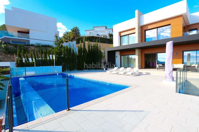 Foto b7374b64-2428-4586-a6b7-3f3b30f39359. Xalet amb piscina a Altea la vella Altea