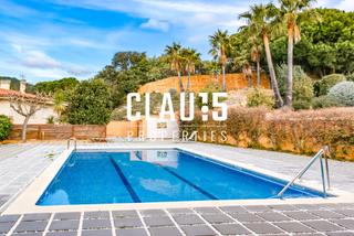 Casa adossada a Urbanitzacions. Casa en venta en sant pol de mar, a solo 7 minutos a pie de la p