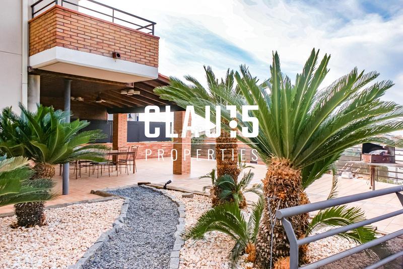 Foto 5bb222ac-c286-44c8-b975-b860b82c9d81. Maison jumelée avec chauffage parking piscine dans Urbanitzacions Sant Pol de Mar