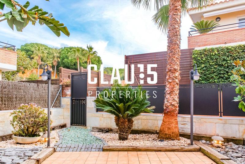 Foto b029336f-bb88-47c6-88b5-57151664cbb9. Maison jumelée avec chauffage parking piscine dans Urbanitzacions Sant Pol de Mar