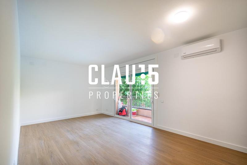 Foto ad8daed9-b68a-4eaa-91cc-7429abb18593. Piso  en venta totalmente reformado con piscina en Canet de Mar