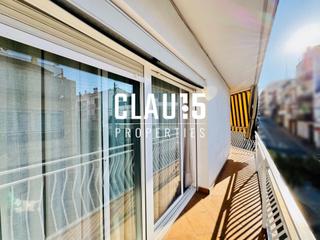 Pis a Canet de Mar. Exclusivo piso esquinero en venta a 10 min de la playa en canet