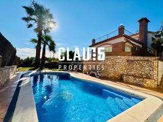 Location Maison à Canet de Mar. Casa de ensueño con vistas al mar y piscina en alquiler en canet