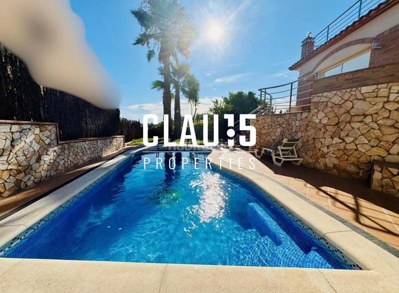 Foto f51c7b60-c912-497d-a74a-86d2ee95d836. Rent house with heating parking pool in Canet de Mar