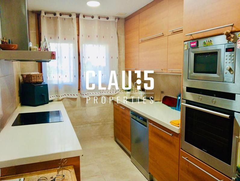 Foto 0bffec53-beca-4643-a61b-bff21f870214. Chalet exclusivo chalet en venta con dos viviendas independientes, piscina y terrazas en mas mora en Tordera