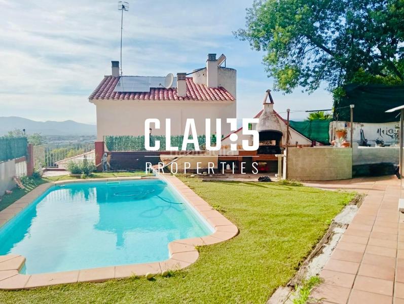 Foto 81fdb0a7-1baa-4729-8925-926453118335. Chalet exclusivo chalet en venta con dos viviendas independientes, piscina y terrazas en mas mora en Tordera