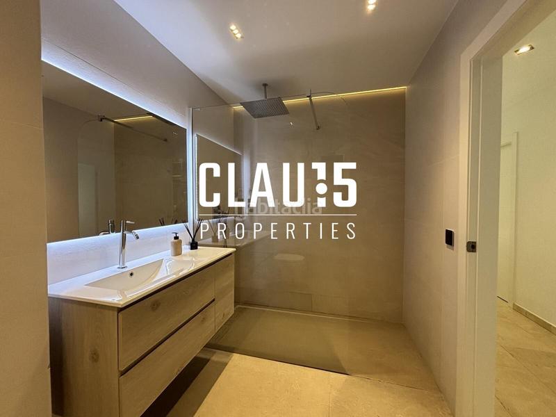 Foto 4332d66c-dd98-4e04-bef4-efe316de1c7b. House with parking pool in Calella