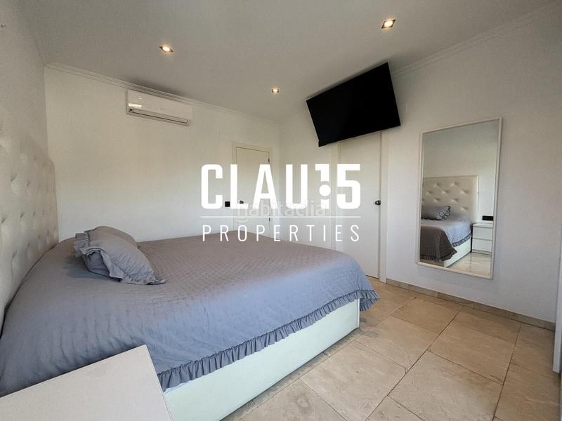 Foto c0be4776-5c4e-417e-93b9-1f8e65580060. House with parking pool in Calella