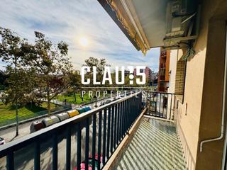 Appartement à Cerdanyola Nord. Piso en venta en mataró con 4 habitaciones y balcón exterior