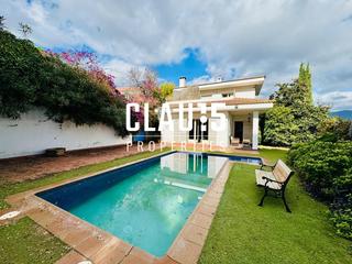 Maison à Sant Cebrià de Vallalta. Casa en venta con vistas al mar y piscina en vistamar  sant cebr