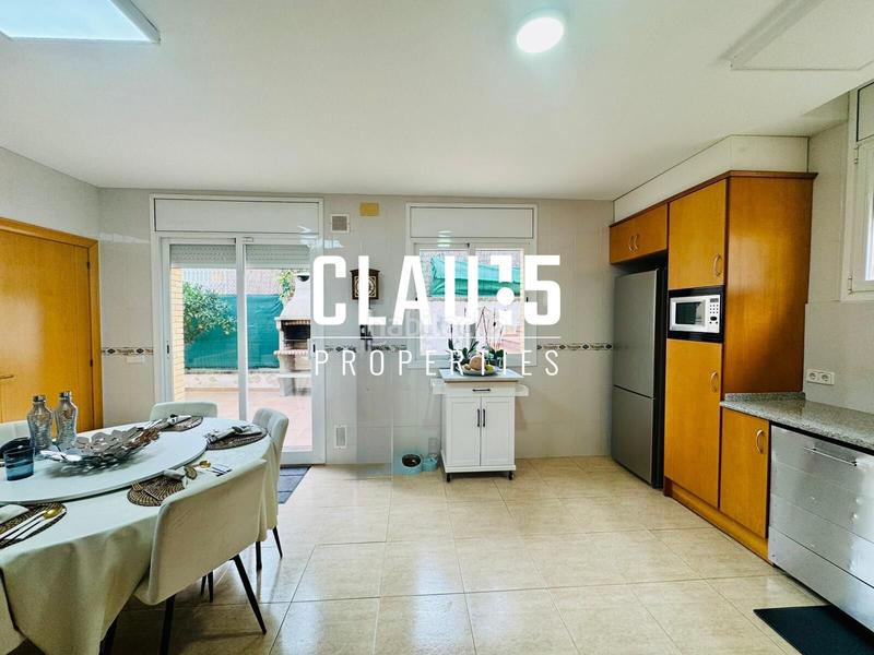 Foto 29fe2691-c06b-49a1-8ca0-138513ae743e. House with parking pool in Canet de Mar