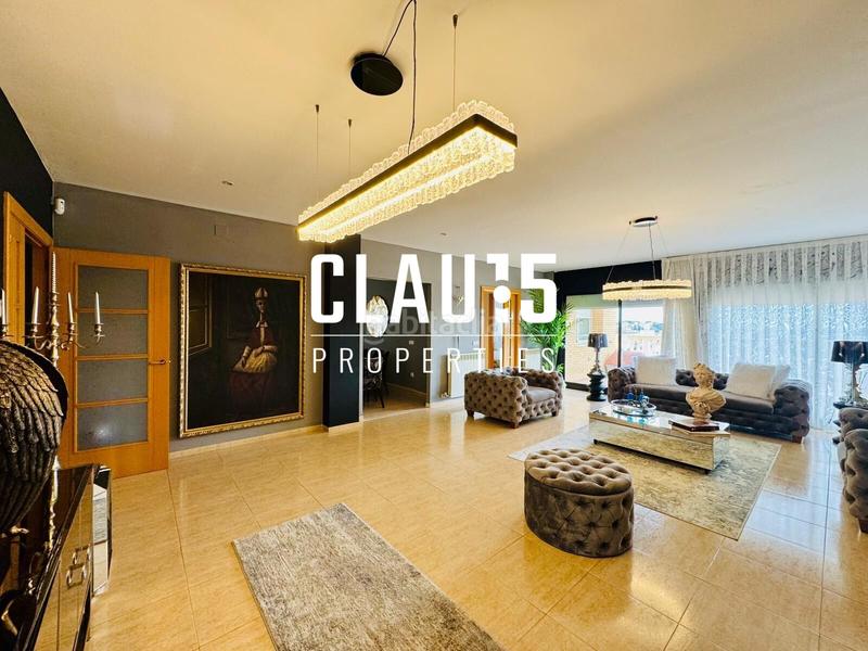 Foto 529710d9-e6da-42ef-843f-1e9689192c91. House with parking pool in Canet de Mar