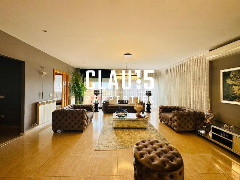 Foto 705d472f-267a-4e29-986e-89f4bc61f4b4. House with parking pool in Canet de Mar