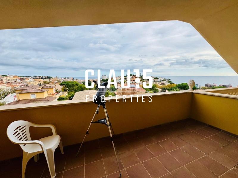 Foto 73dcfe24-8e0f-45dd-8534-e3be4317ba4c. House with parking pool in Canet de Mar