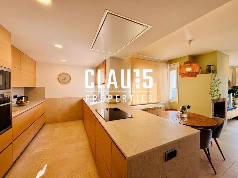 Foto 19fa6d56-ea41-4c2a-9cff-39c608734a4c. Duplex con riscaldamento parcheggio in Els Pavos Blanes