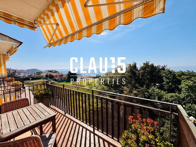 Foto 3650d0cc-7d31-40c2-963e-23a6bc3ed18f. Duplex con riscaldamento parcheggio in Els Pavos Blanes