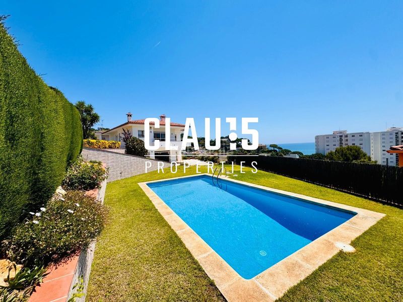 Foto 50a14ed7-221e-4cb7-9b45-5a6d6b9c3470. Casa amb aparcament piscina a Urbanitzacions Sant Pol de Mar