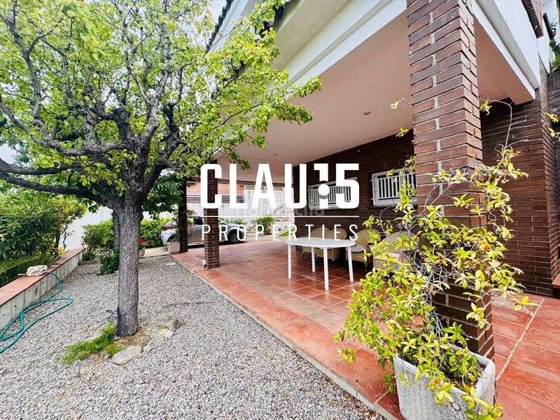 Foto b99b1684-f525-4b12-9214-564dcf698ae2. Casa amb calefacció aparcament piscina a Canet de Mar