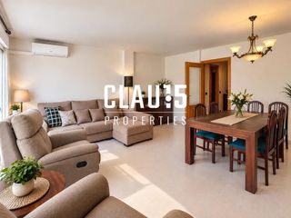 Àtic a Canet de Mar. Ático dúplex en venta con terraza y vistas al mar en pleno centr