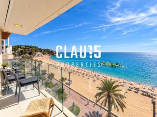 Piso en Centre. Espectacular piso en venta con vistas frontales al mar en lloret