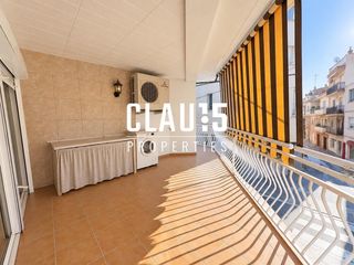 Piso en Canet de Mar. Exclusivo piso esquinero en venta a 10 min de la playa en canet