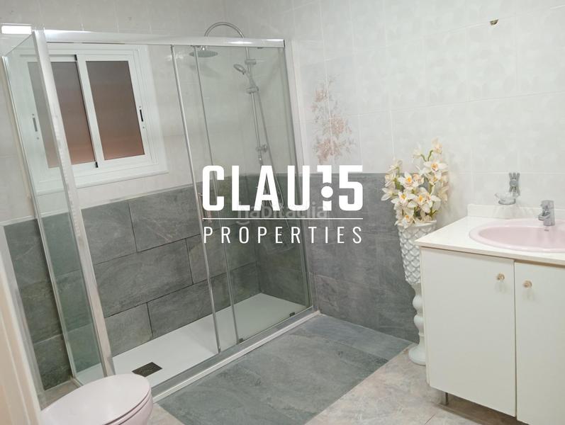 Foto 88b92f6e-40c0-41a8-9e58-d0424feea23b. Chalet con parcheggio piscina in Roca Grossa Lloret de Mar